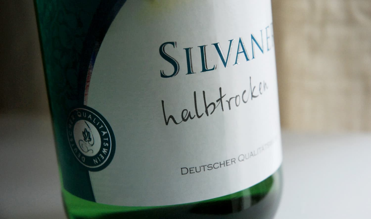 SyysScript font on German quality wine
